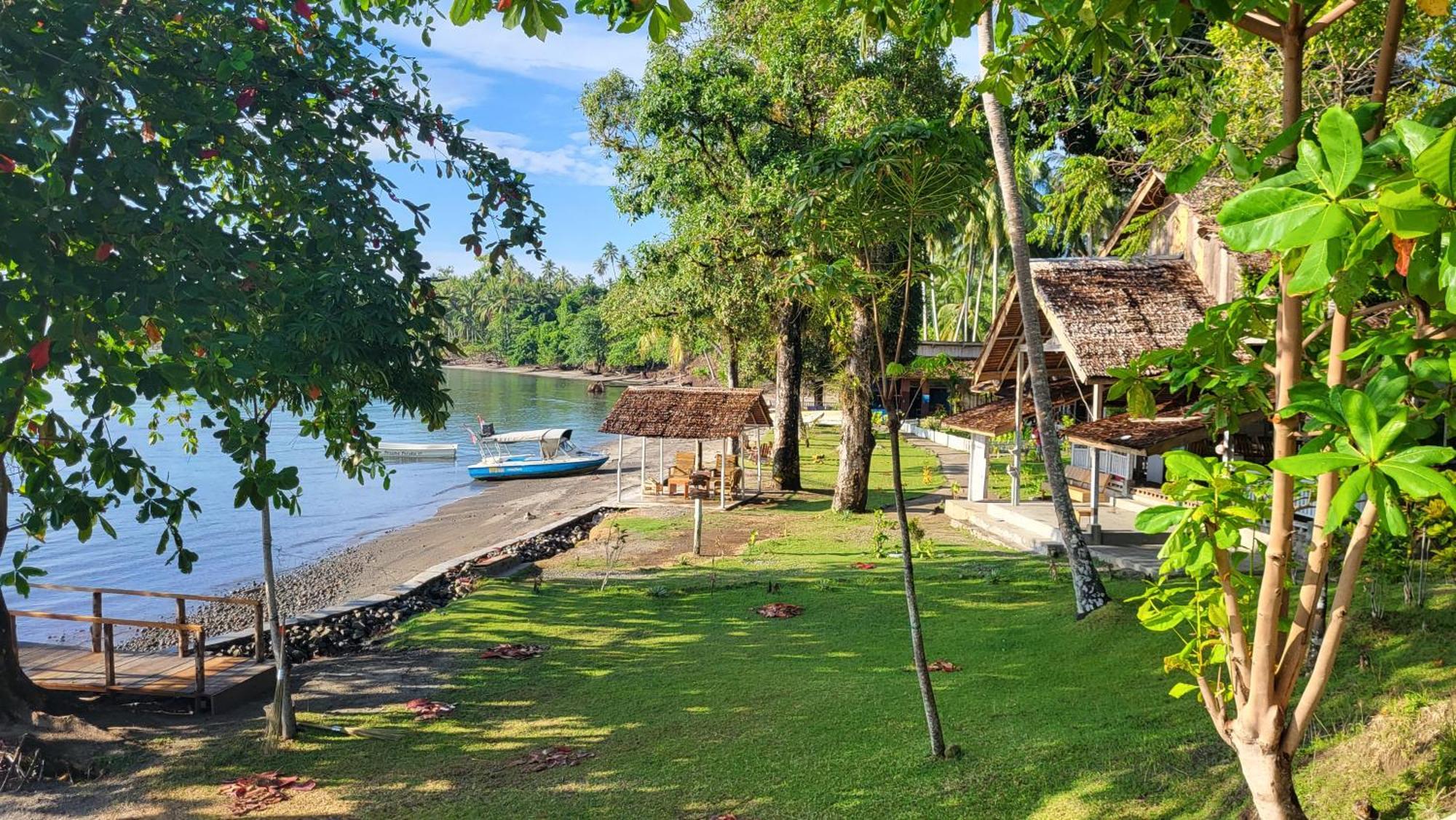 Pristine Paradise Dive Resort - Togean Islands, Una Una Pulau Unauna Εξωτερικό φωτογραφία