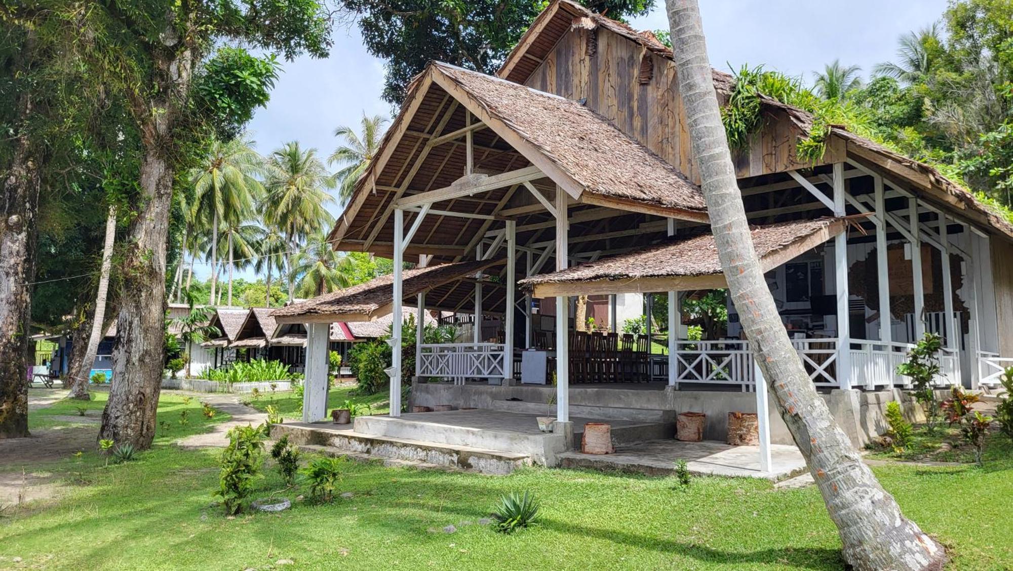 Pristine Paradise Dive Resort - Togean Islands, Una Una Pulau Unauna Εξωτερικό φωτογραφία