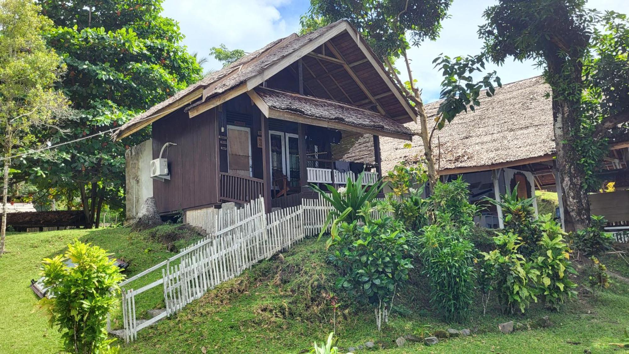 Pristine Paradise Dive Resort - Togean Islands, Una Una Pulau Unauna Εξωτερικό φωτογραφία